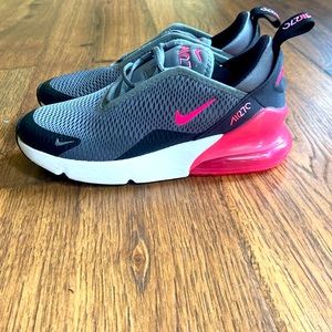 Girls size 3Y Nike air 270